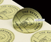 Szczotkowane naklejki z 24-karatowej złotej folii Wycinane naklejki Drukowanie etykiet do pakowania Niestandardowe logo
